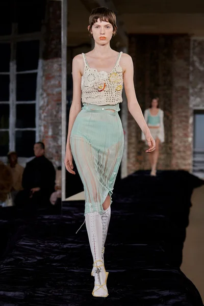 Look 29